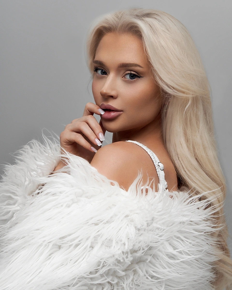 Alima escort in Dubai