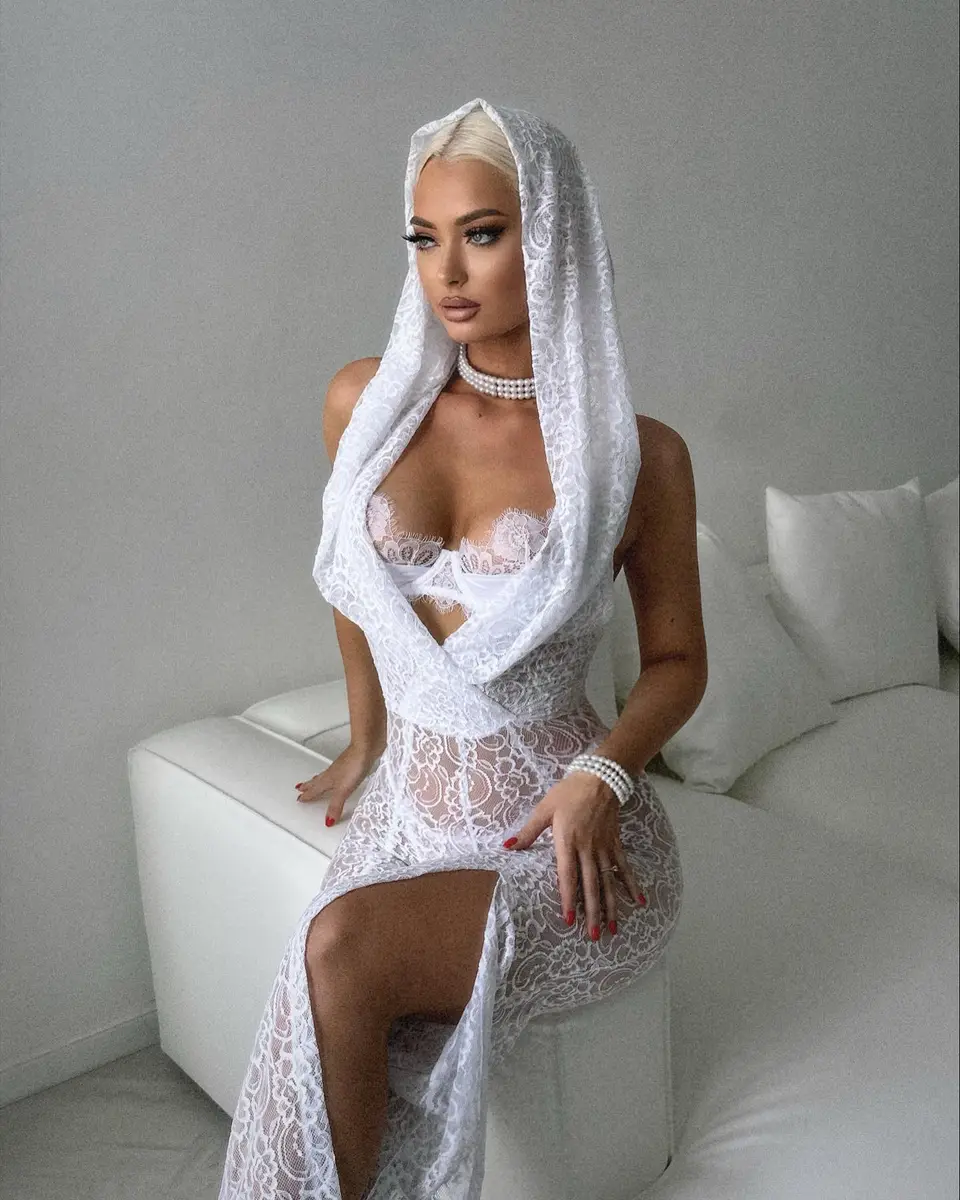 Sabira escort in Dubai
